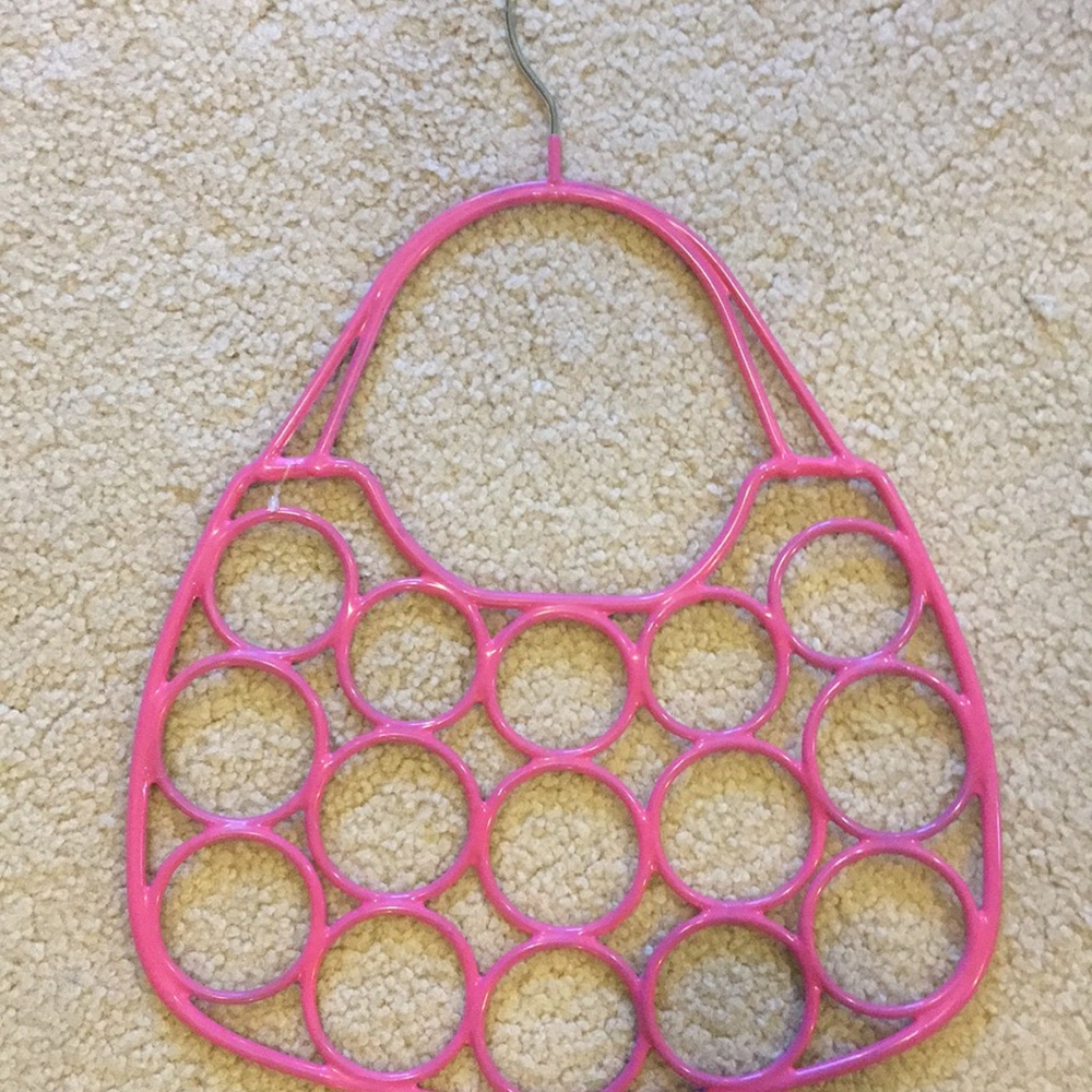 Scarf hanger